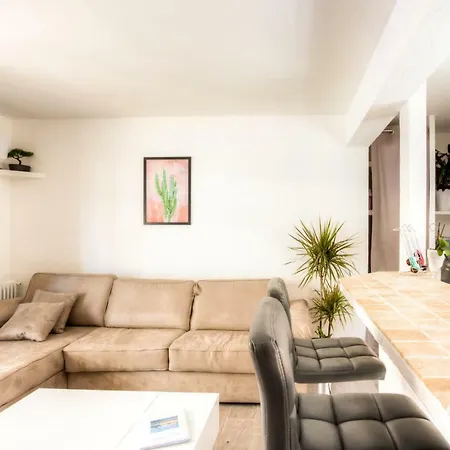 Serena Private Apartement Apartamento *