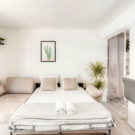 Serena Private Apartement *